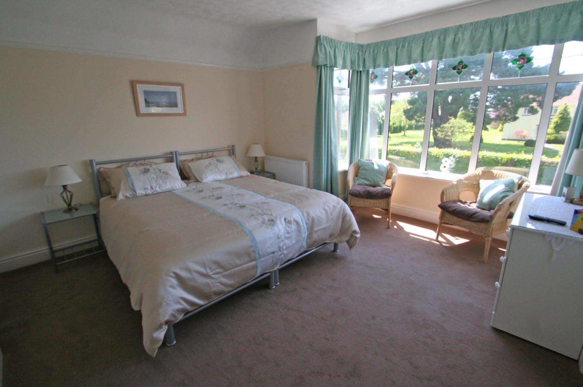 Beech Lodge Guest House New Milton Extérieur photo