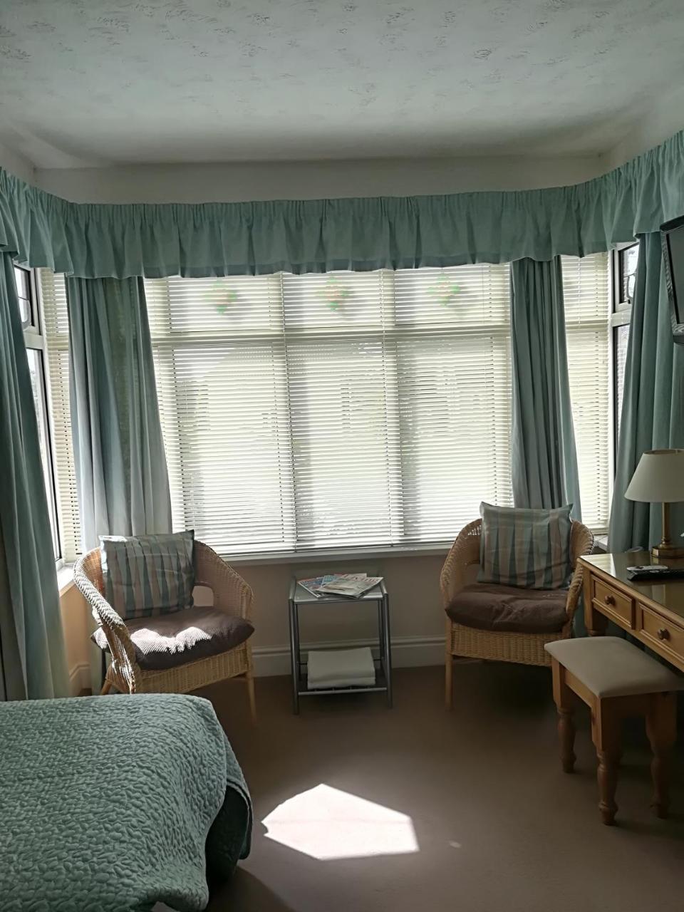 Beech Lodge Guest House New Milton Extérieur photo